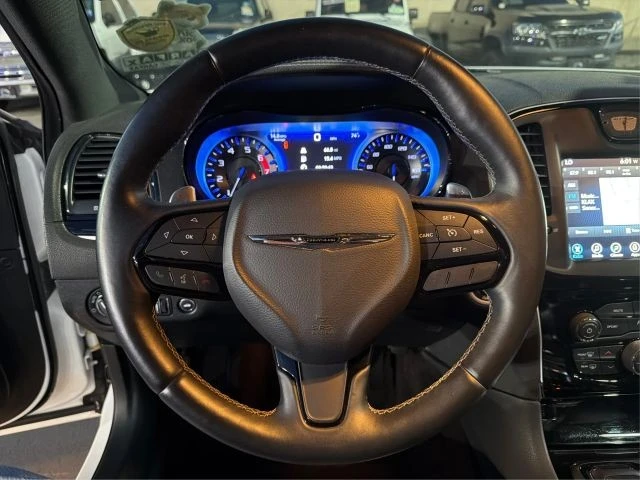 2017 Chrysler 300 (2005-2023) - Image 17 of 21