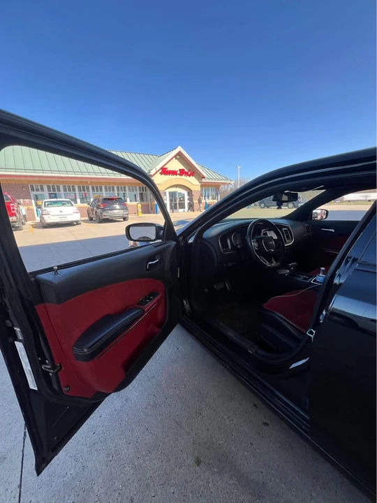 2017 Chrysler - Image 6 of 12
