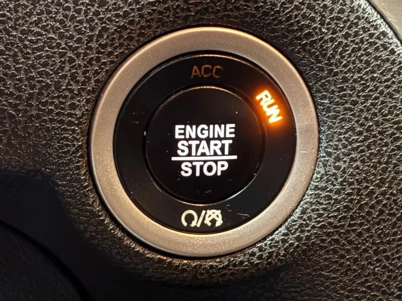 2017 Chrysler 300 (2005-2023) - Image 10 of 12