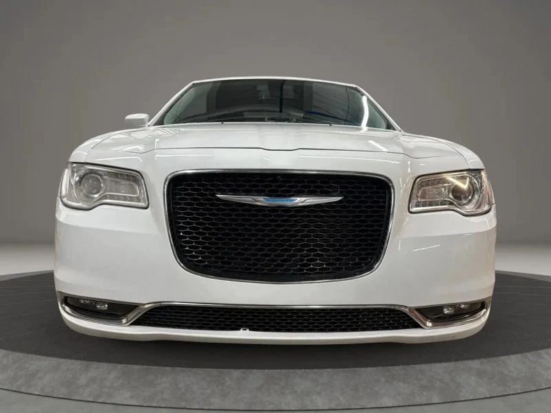 2017 Chrysler 300 (2005-2023) - Image 3 of 12
