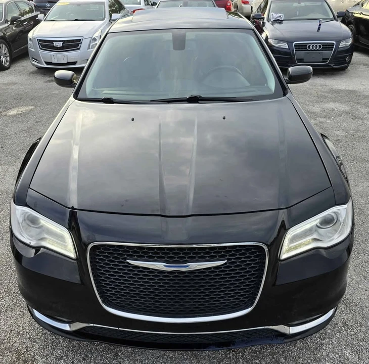 2017 Chrysler 300 (2005-2023) - Image 3 of 15