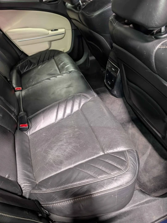 2017 Chrysler 300 (2005-2023) - Image 7 of 7