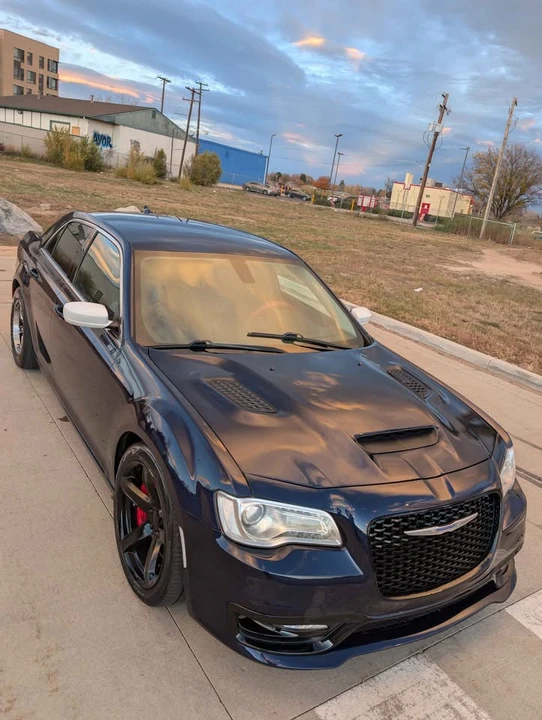 2017 Chrysler 300 (2005-2023) - Image 2 of 7