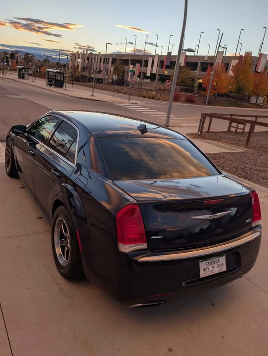 2017 Chrysler 300 (2005-2023) - Image 3 of 7