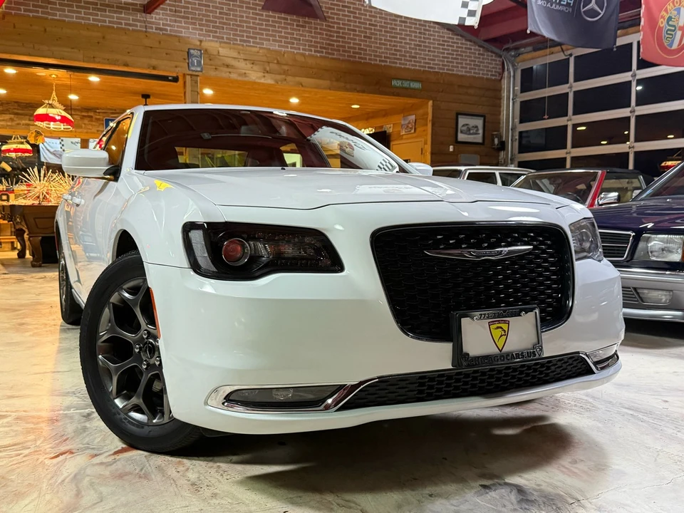2017 Chrysler 300 (2005-2023) - Image 3 of 12
