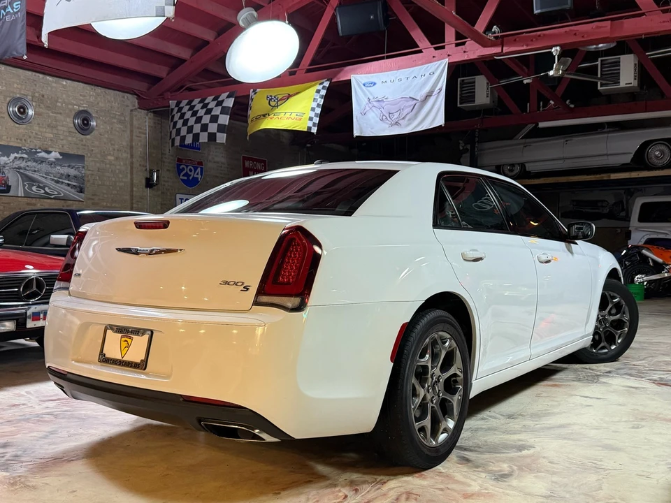 2017 Chrysler 300 (2005-2023) - Image 4 of 12