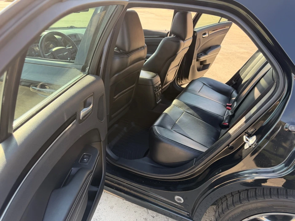 2017 Chrysler 300 (2005-2023) - Image 20 of 21