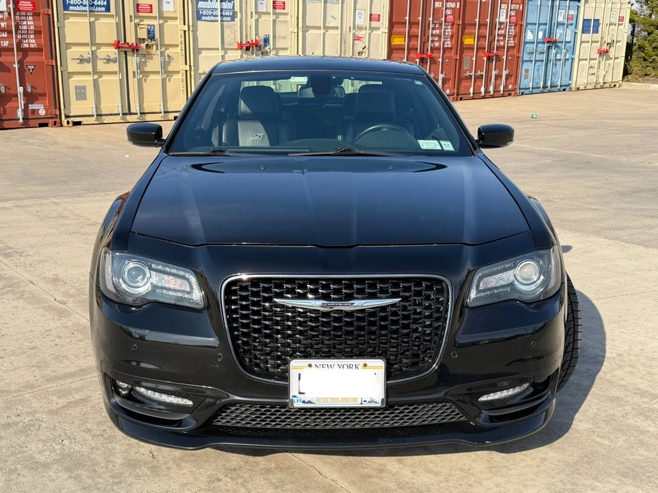 2017 Chrysler 300 (2005-2023) - Image 3 of 21
