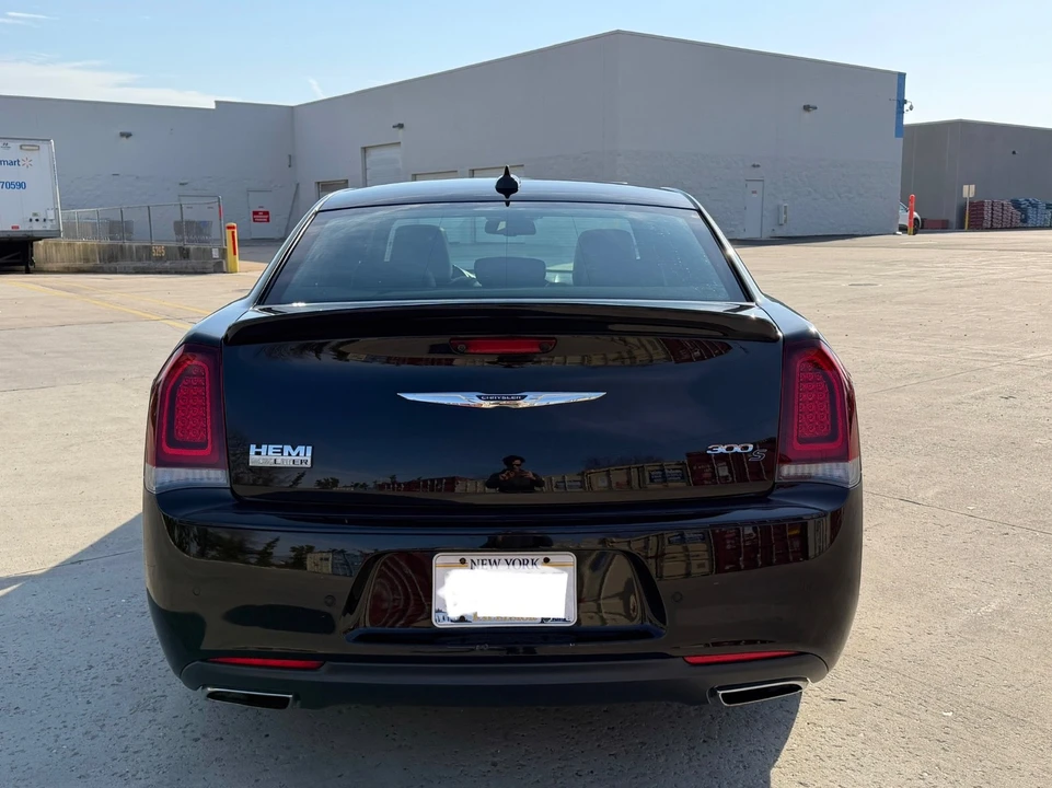 2017 Chrysler 300 (2005-2023) - Image 14 of 21