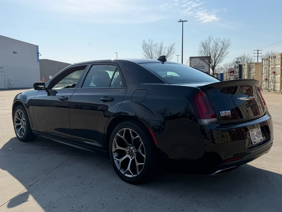 2017 Chrysler 300 (2005-2023) - Image 13 of 21