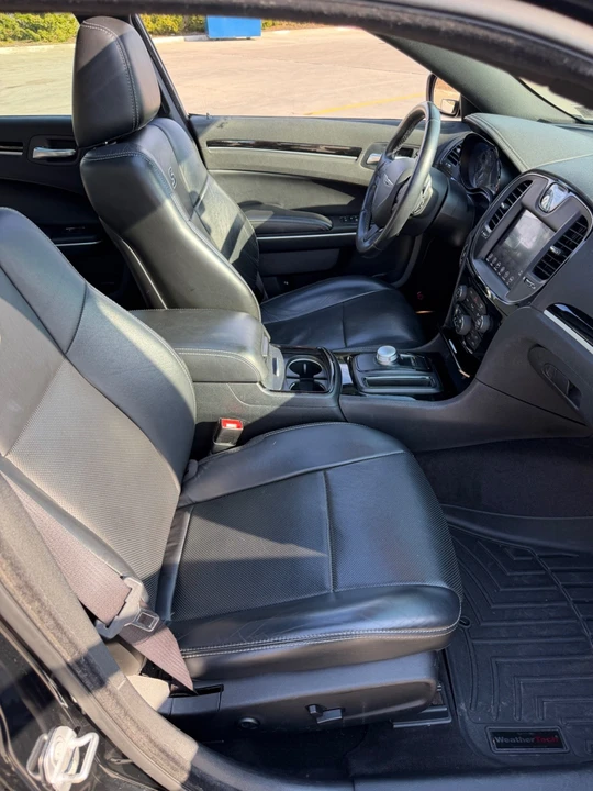 2017 Chrysler 300 (2005-2023) - Image 17 of 21