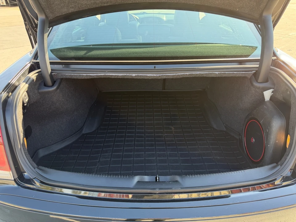 2017 Chrysler 300 (2005-2023) - Image 21 of 21
