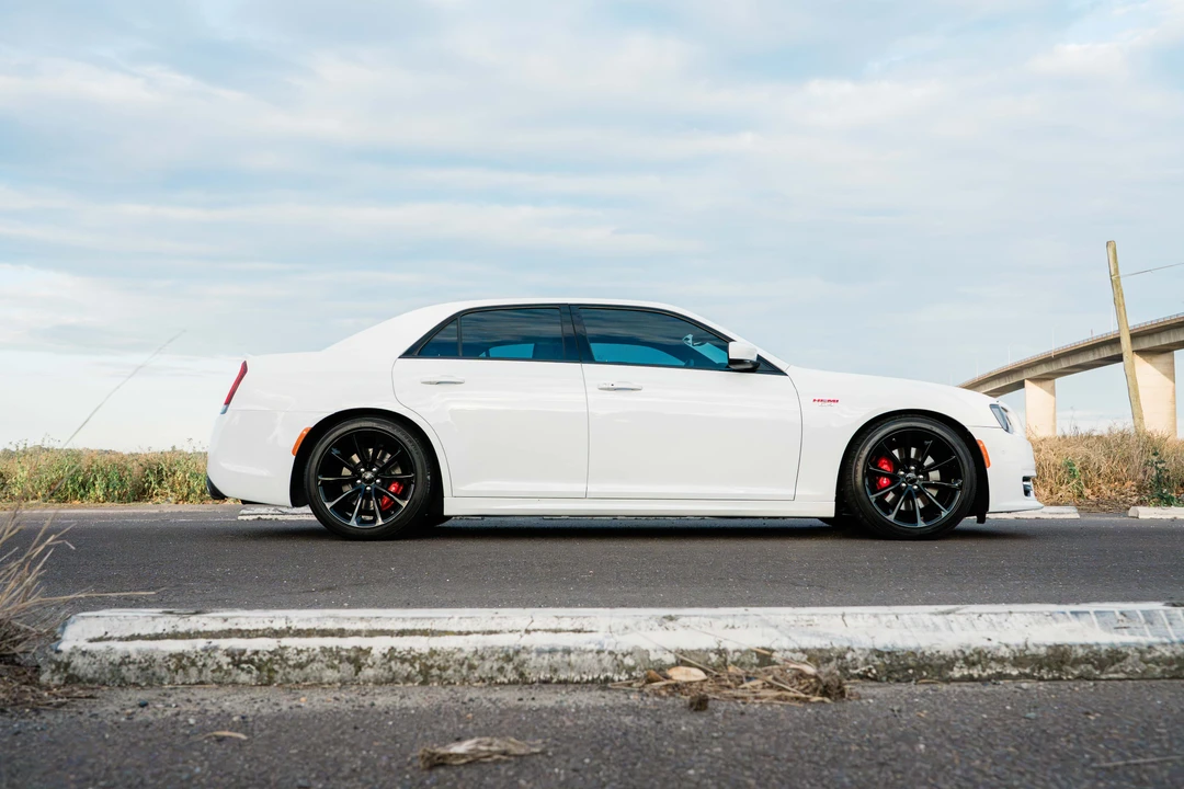 2017 Chrysler 300 (2005-2023) - Image 12 of 31
