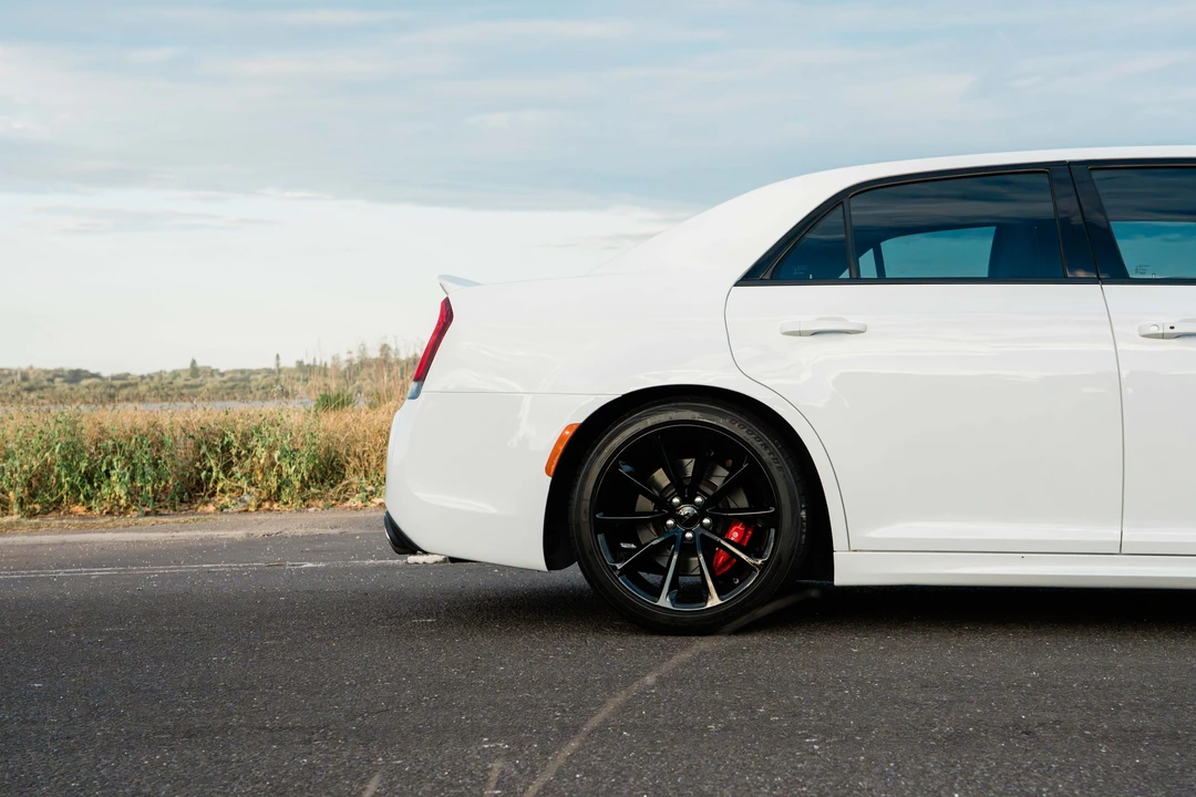2017 Chrysler 300 (2005-2023) - Image 28 of 31