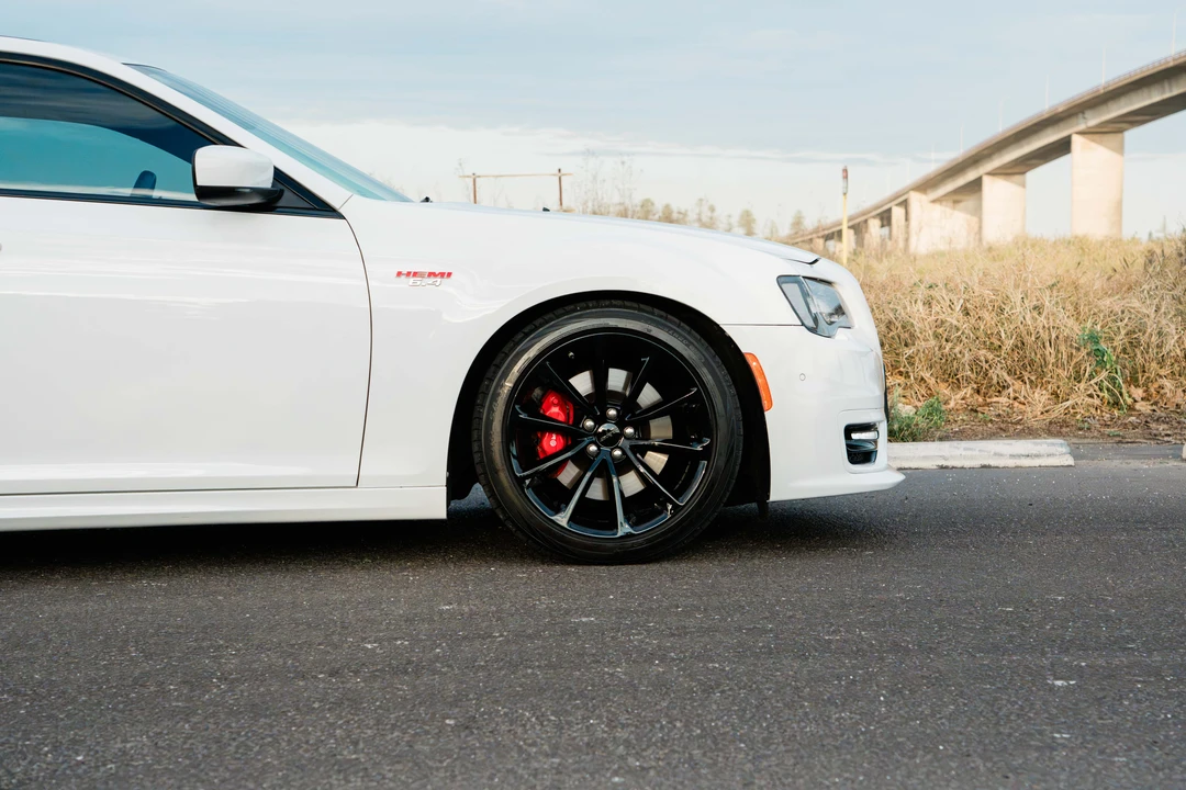 2017 Chrysler 300 (2005-2023) - Image 29 of 31