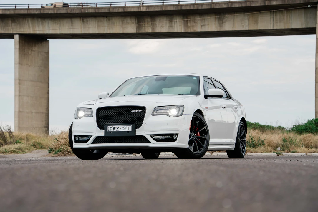 2017 Chrysler 300 (2005-2023) - Image 9 of 31