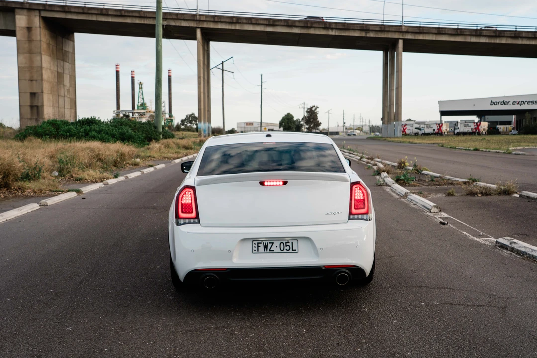 2017 Chrysler 300 (2005-2023) - Image 6 of 31