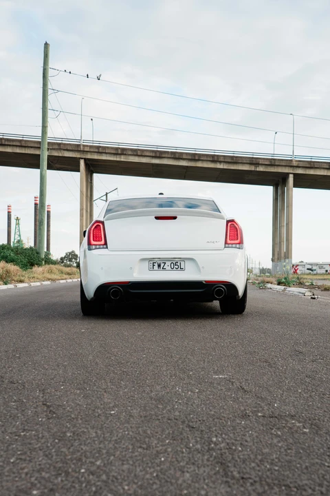 2017 Chrysler 300 (2005-2023) - Image 14 of 31