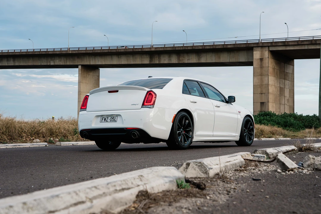 2017 Chrysler 300 (2005-2023) - Image 13 of 31