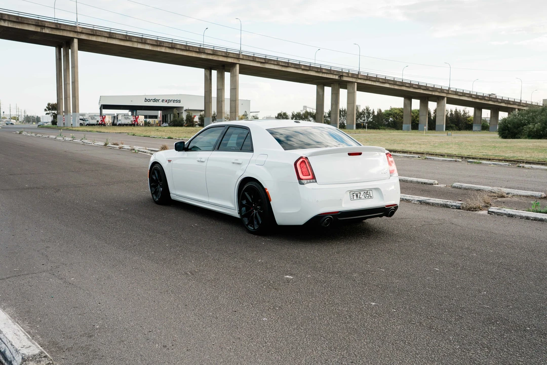 2017 Chrysler 300 (2005-2023) - Image 15 of 31