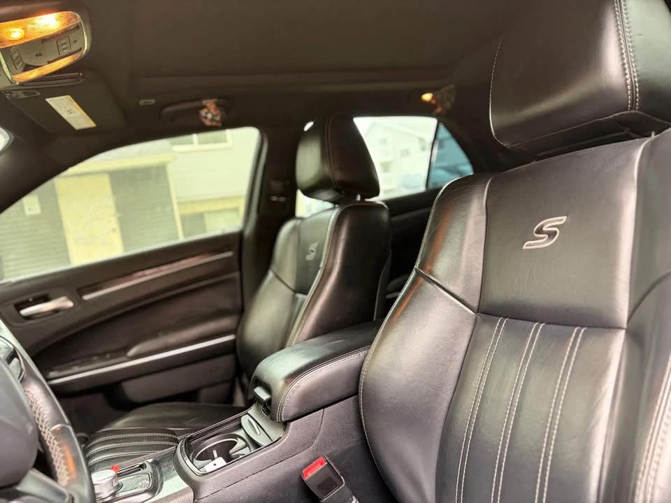 2017 Chrysler 300 (2005-2023) - Image 12 of 19