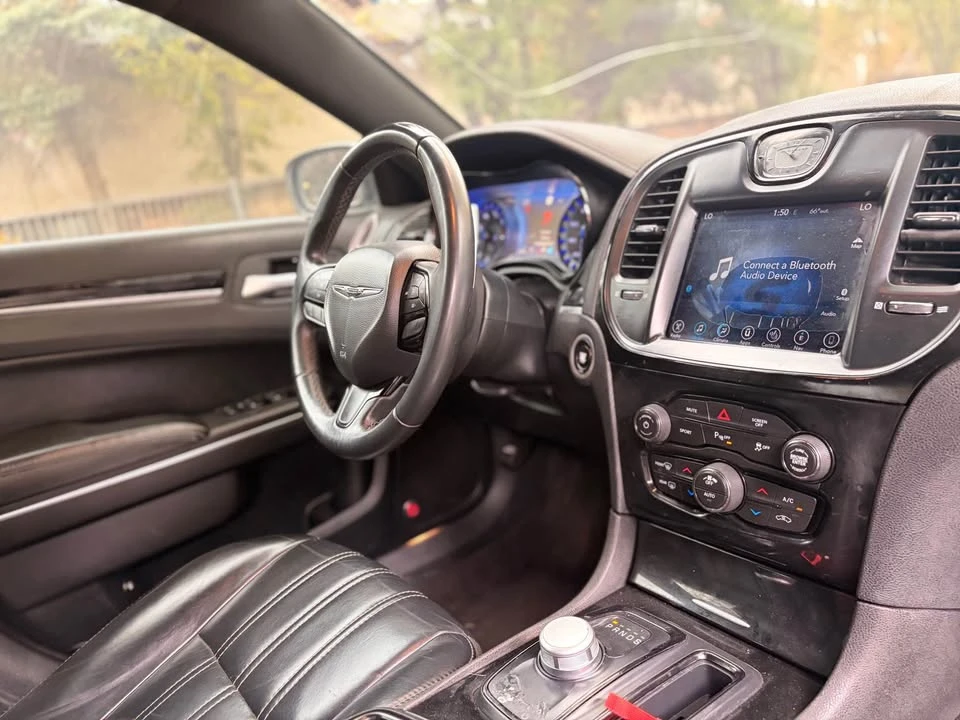2017 Chrysler 300 (2005-2023) - Image 9 of 19