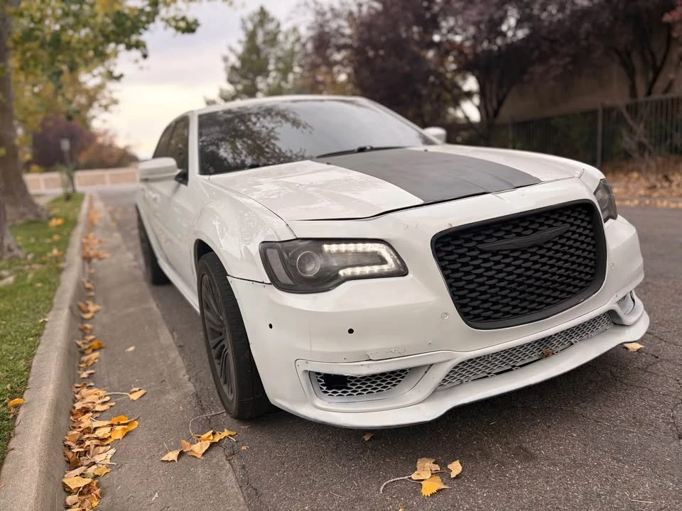 2017 Chrysler 300 (2005-2023) - Image 3 of 19
