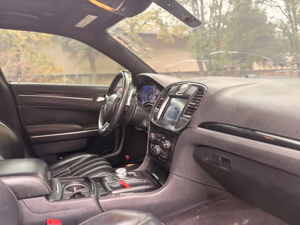2017 Chrysler 300 (2005-2023) - Image 11 of 19