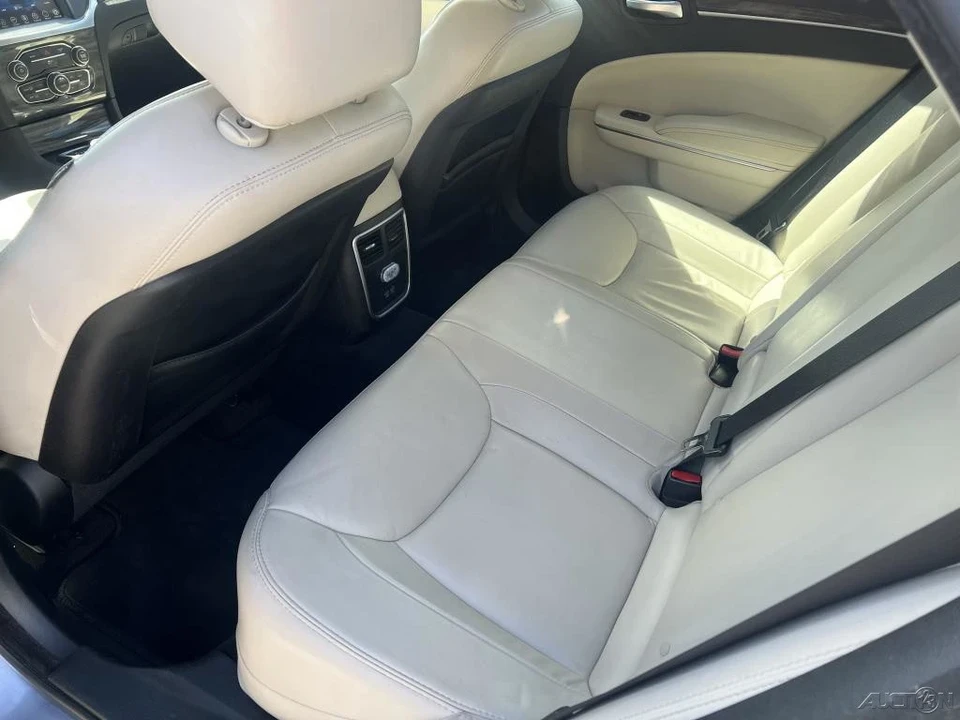 2017 Chrysler 300 (2005-2023) - Image 12 of 12
