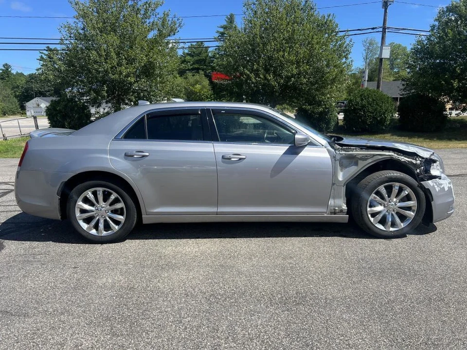 2017 Chrysler 300 (2005-2023) - Image 2 of 12