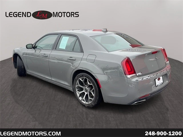 2017 Chrysler 300 (2005-2023) - Image 6 of 12