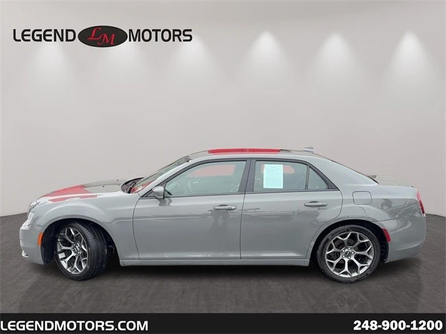 2017 Chrysler 300 (2005-2023) - Image 5 of 12