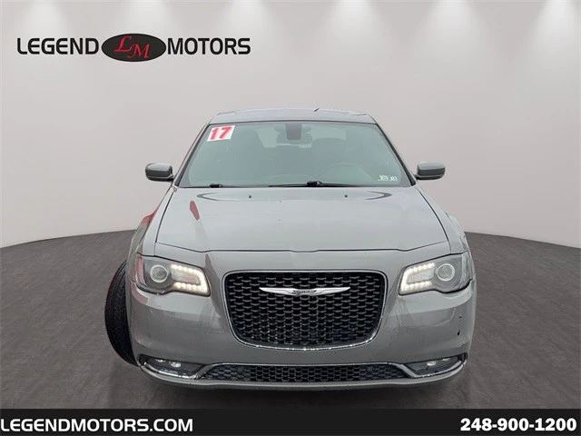 2017 Chrysler 300 (2005-2023) - Image 3 of 12