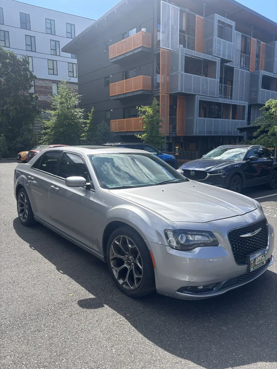 2017 Chrysler 300 (2005-2023) - Image 3 of 16