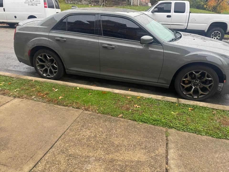 2017 Chrysler 300 (2005-2023) - Image 2 of 9