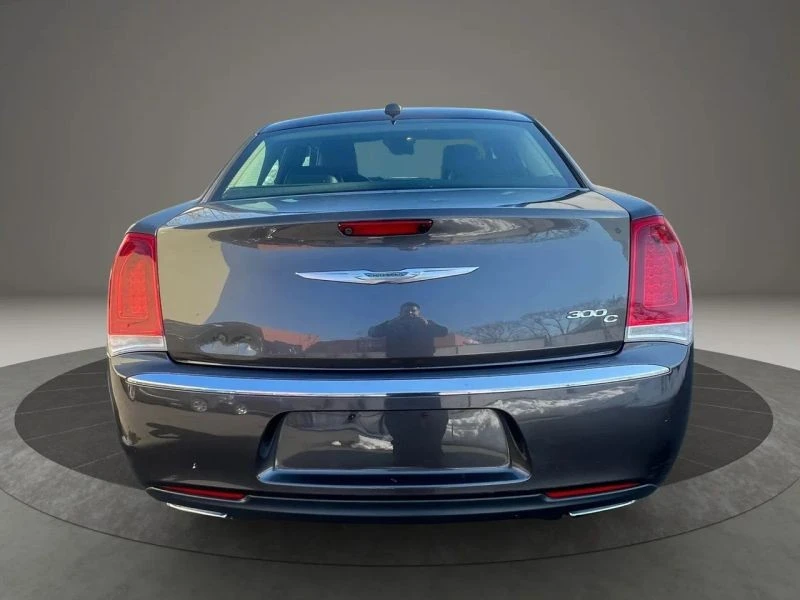 2017 Chrysler 300 (2005-2023) - Image 6 of 12