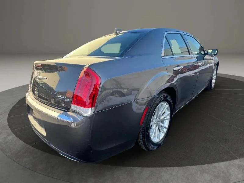 2017 Chrysler 300 (2005-2023) - Image 5 of 12