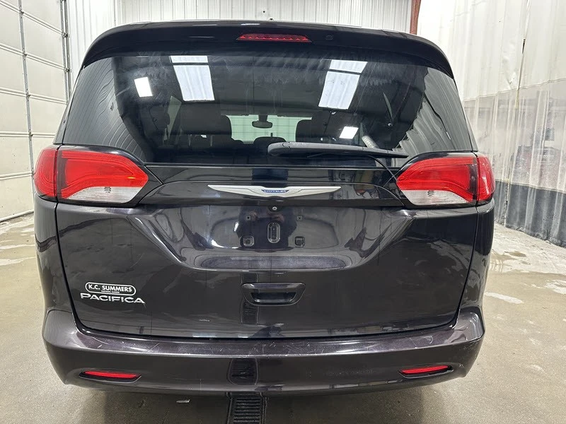 2017 Chrysler - Image 15 of 21
