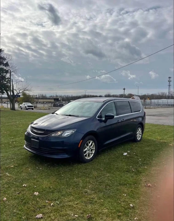 2017 Chrysler - Image 2 of 6