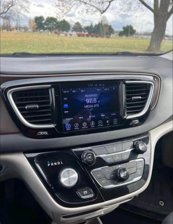 2017 Chrysler - Image 5 of 6
