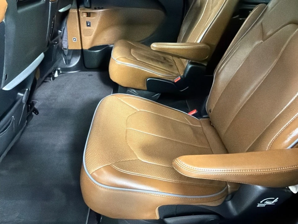 2017 Chrysler - Image 20 of 21