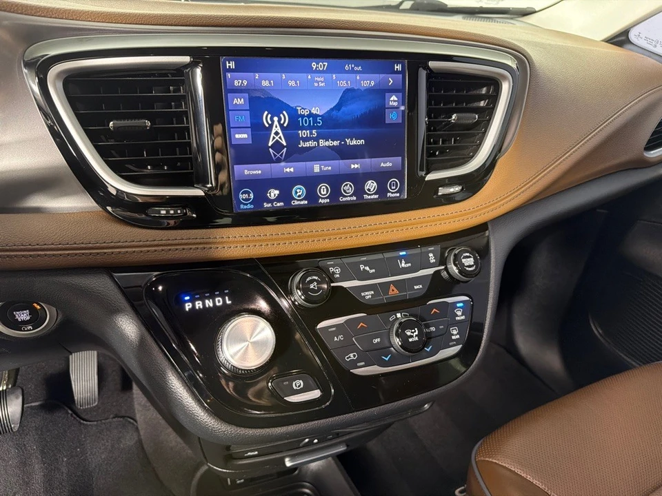 2017 Chrysler - Image 17 of 21