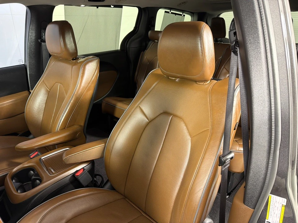 2017 Chrysler - Image 13 of 21