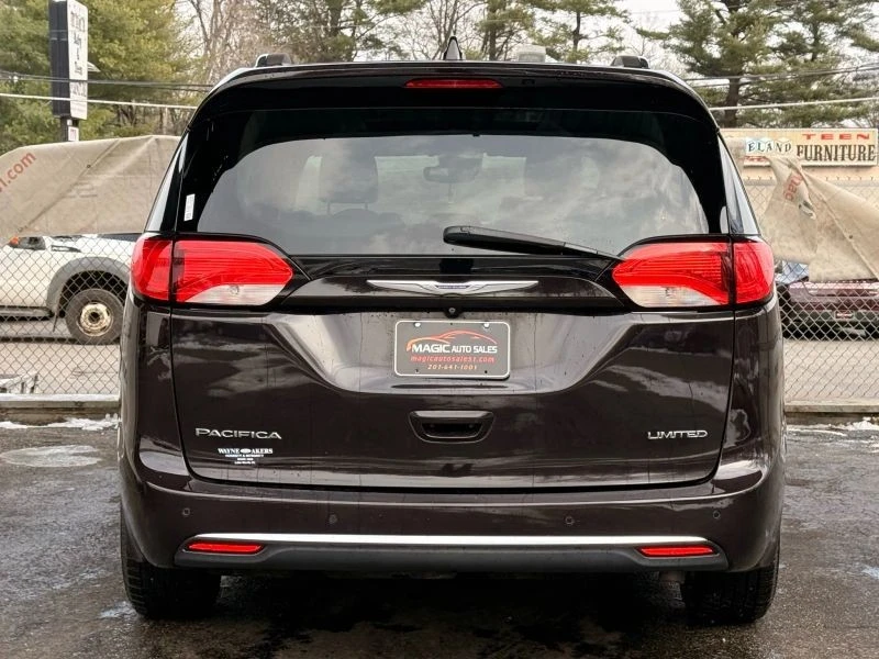 2017 Chrysler - Image 10 of 12