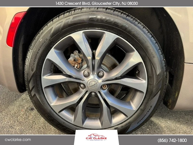 2017 Chrysler - Image 10 of 12
