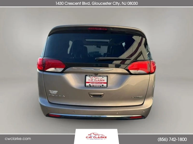 2017 Chrysler - Image 6 of 12