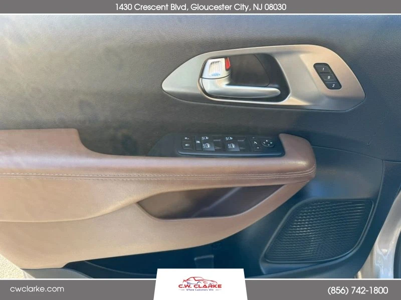 2017 Chrysler - Image 12 of 12