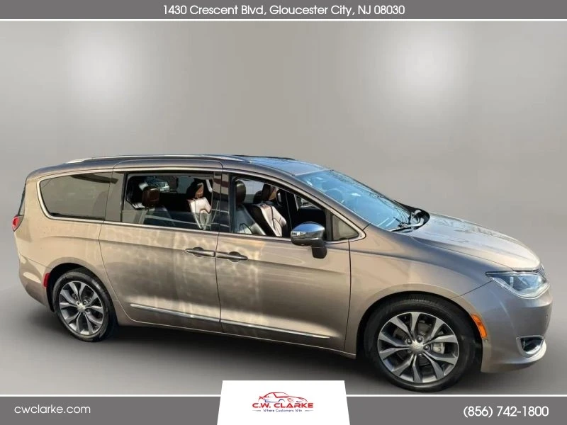 2017 Chrysler - Image 4 of 12