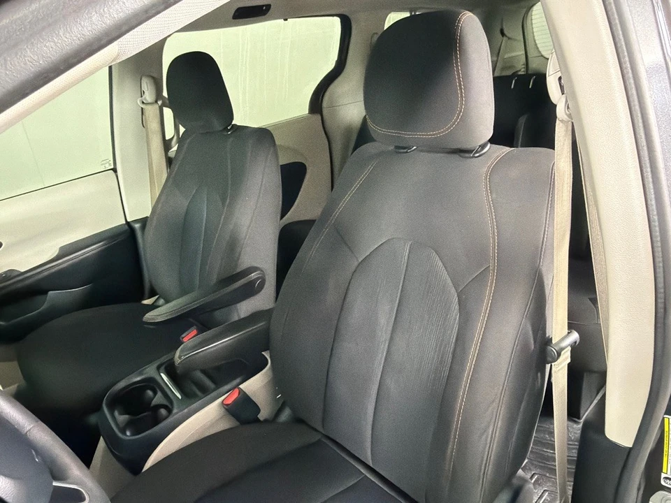 2017 Chrysler - Image 11 of 12