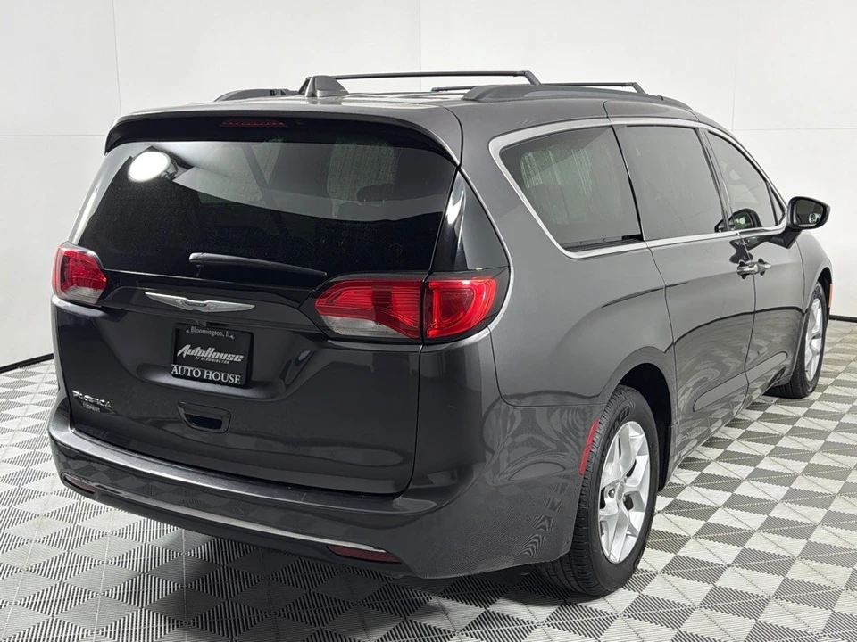 2017 Chrysler - Image 4 of 12